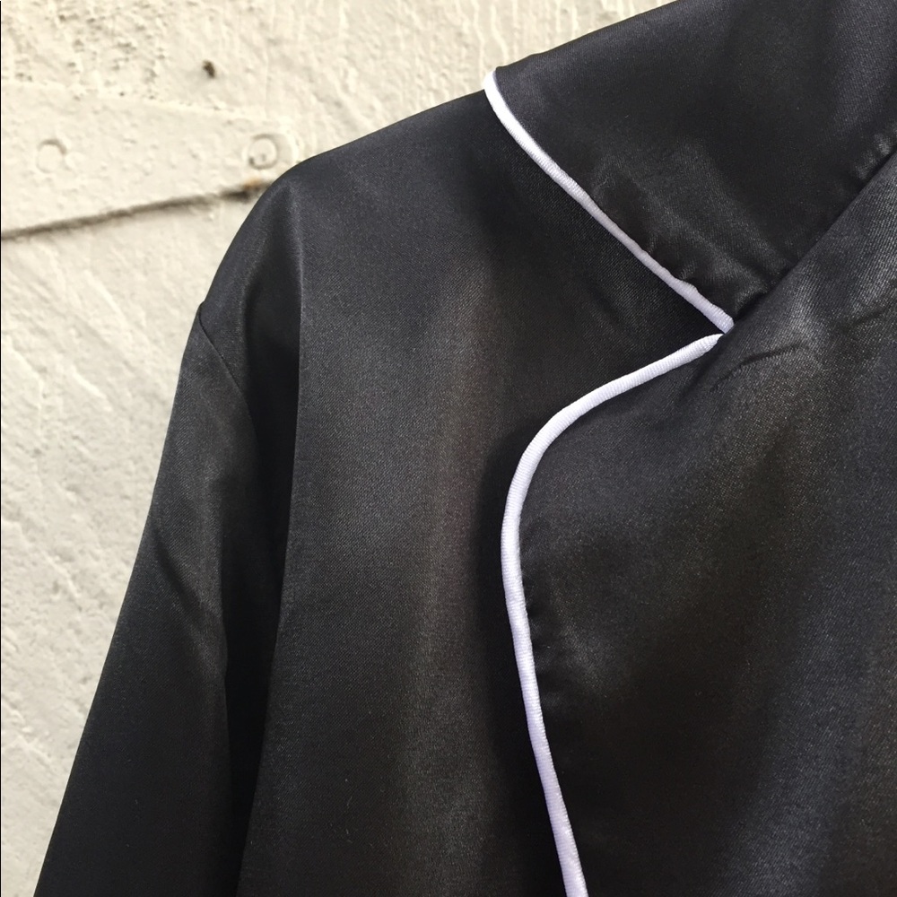 Black Robe - Picture 3 of 7